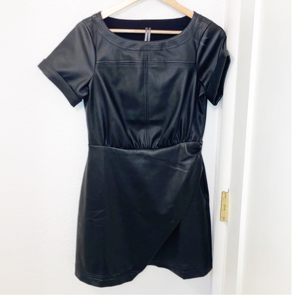 ANTHROPOLOGIE Faux Leather wrap mini dress Black/Noir SZ: 6 - Picture 2 of 13